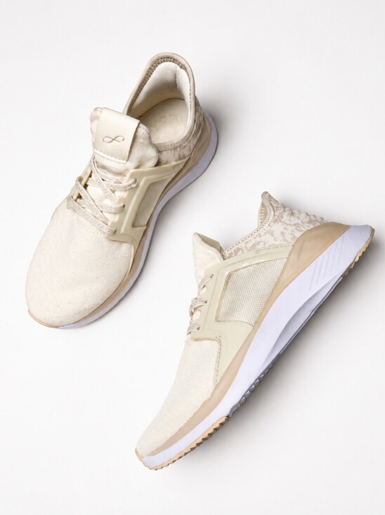 Freely Shoes - Freely Size 6.5 Women’s Neutral Knit Athletic Sneakers in Cream